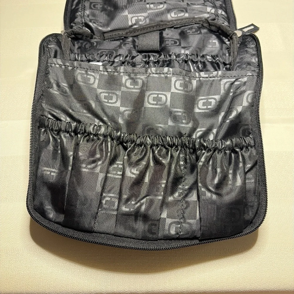 NWT, Ogio, Travel Toiletries Bag, Black 9 x 10